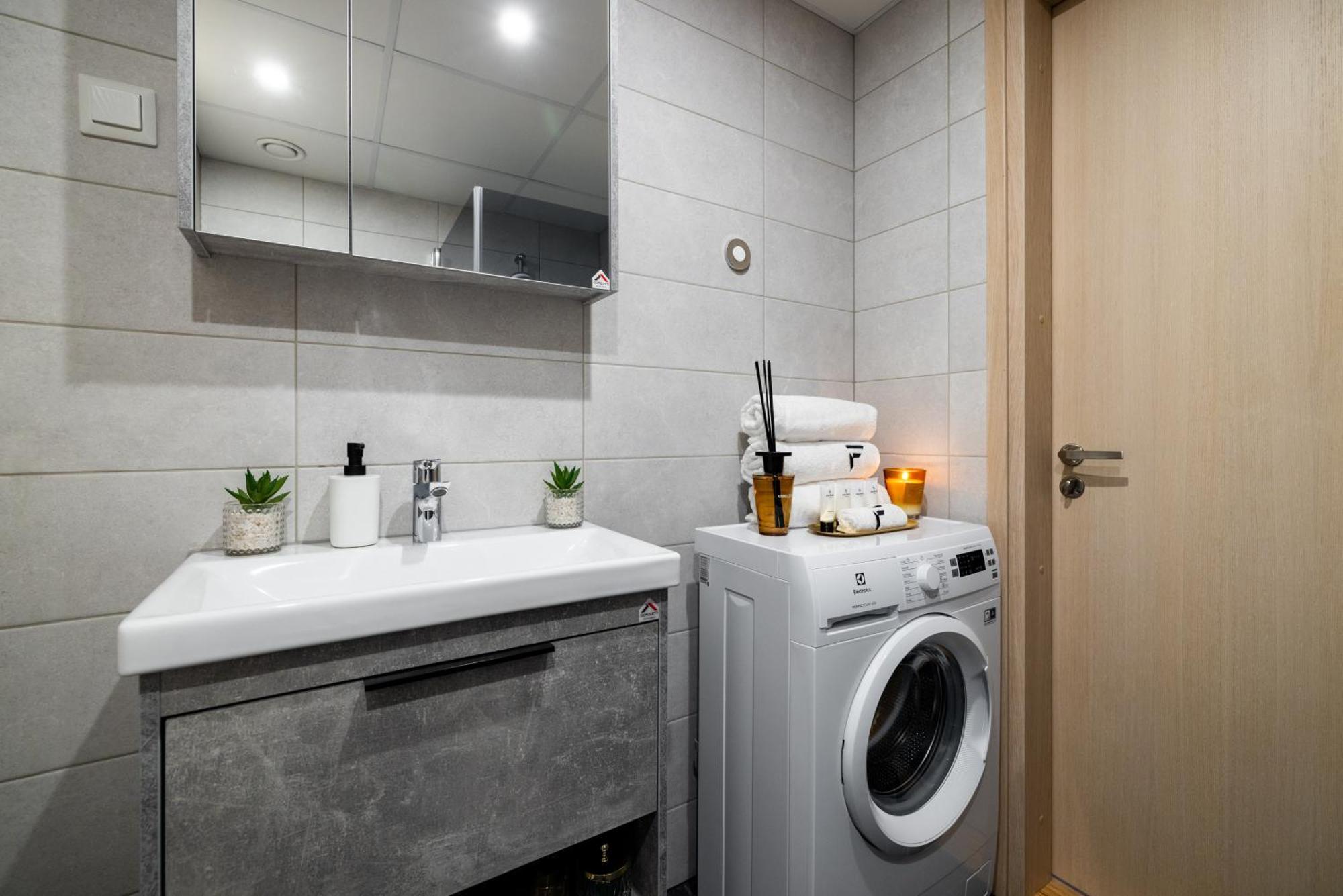Fortune Apartments - River View, Contactless ตาร์ตู ภายนอก รูปภาพ